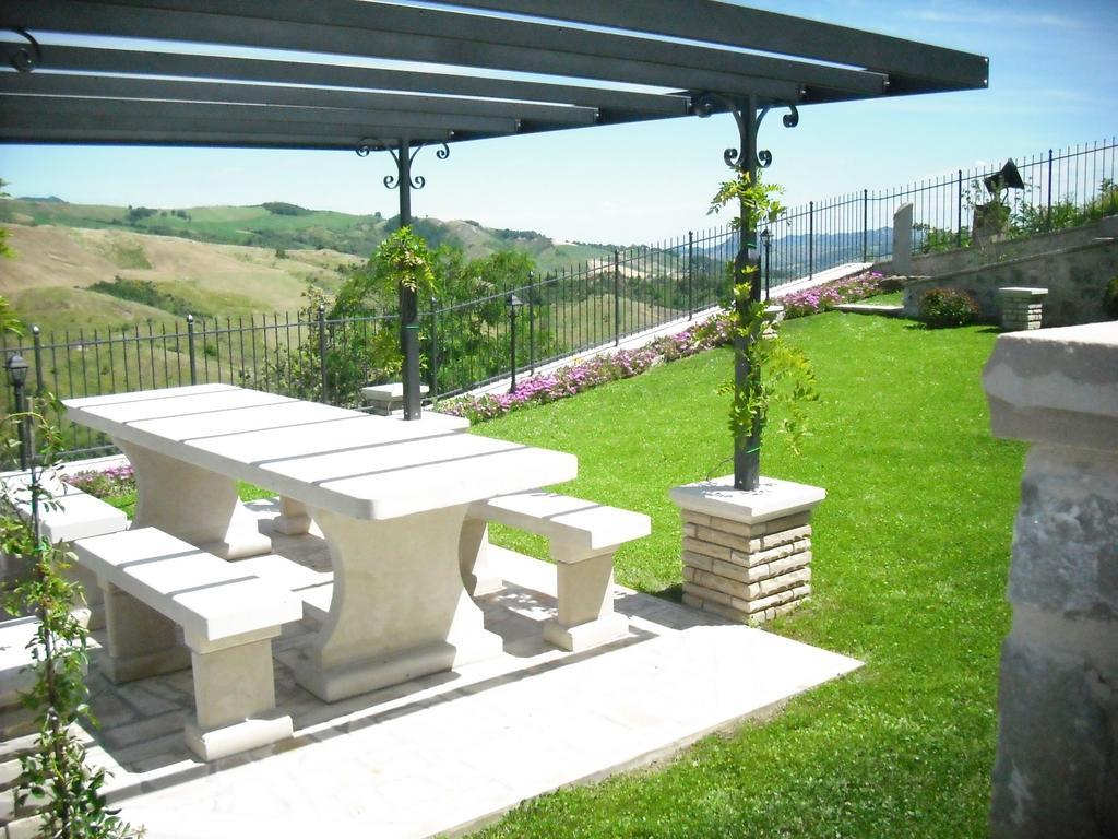 Belvilla By Oyo Graceful Apartment With Garden Petrella Guidi Dış mekan fotoğraf
