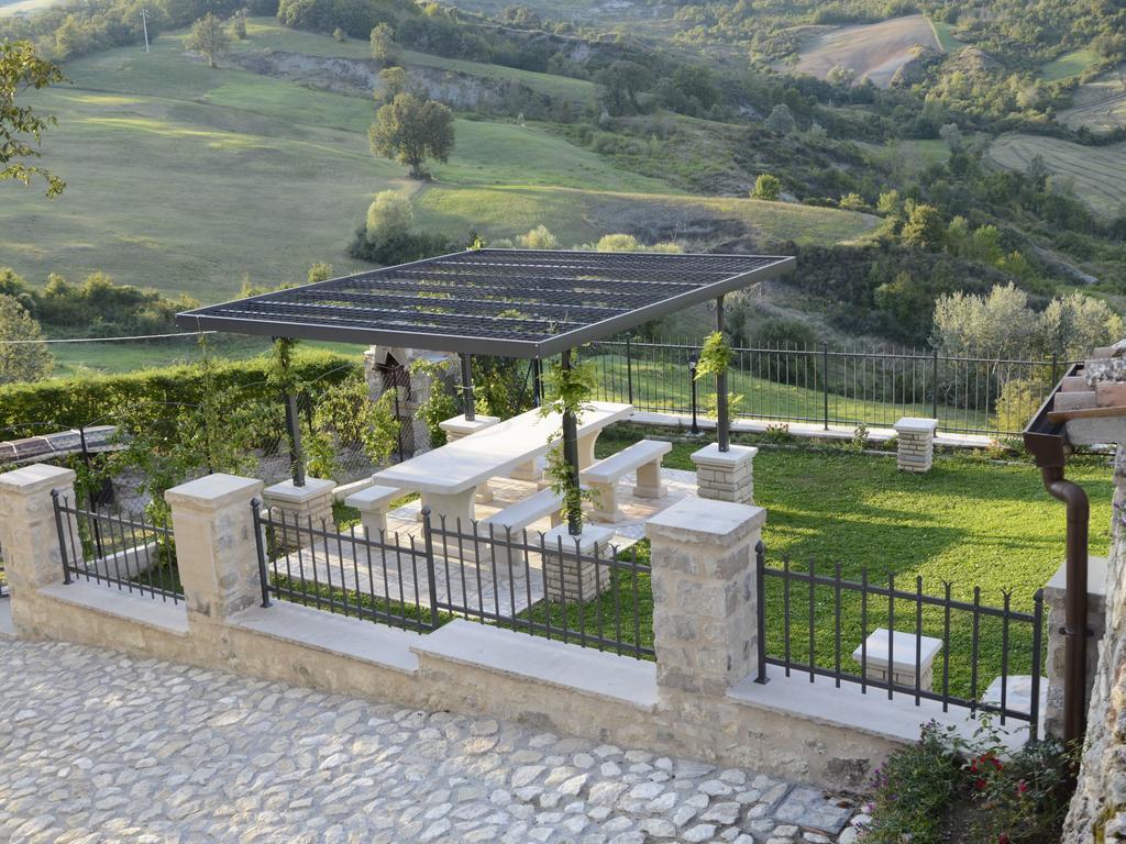 Belvilla By Oyo Graceful Apartment With Garden Petrella Guidi Dış mekan fotoğraf