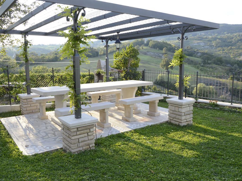 Belvilla By Oyo Graceful Apartment With Garden Petrella Guidi Dış mekan fotoğraf